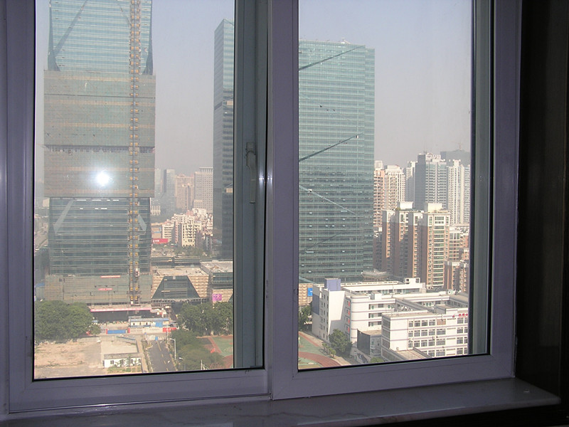 深圳隔音玻璃--朗斯隔音玻璃公司 最好隔音窗 （深圳国皇大厦）